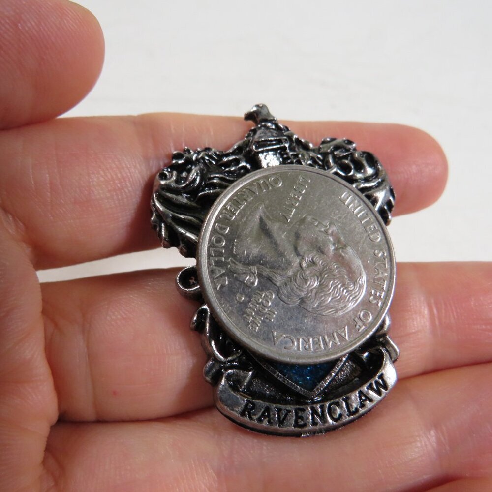 Harry Potter Metal Lapel Pin BLUE from Universal Orlando - Picture 5 of 5